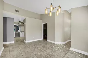 302 N Webb Rd, Plant City, FL 33566 - Photo 9