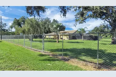302 N Webb Road, Plant City, FL 33566 - Photo 5