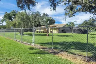 302 N Webb Rd, Plant City, FL 33566 - Photo 5