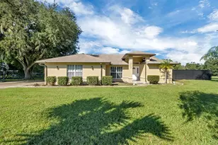 302 N Webb Rd, Plant City, FL 33566 - Photo 1