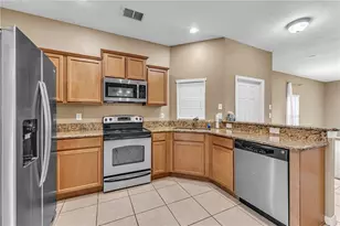 4019 Winding Vine Dr, Lakeland, FL 33812 - Photo 9