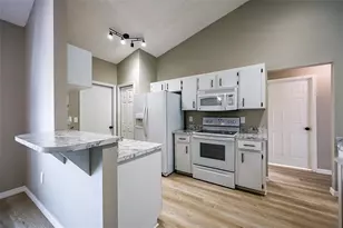 5351 St Lucia Dr, Lakeland, FL 33812 - Photo 9