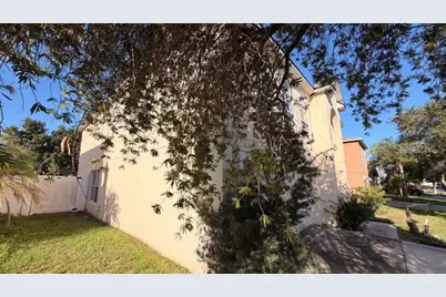 325 Thomasdale Ave, Haines City, FL 33844 - Photo 3