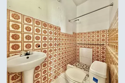 152 Calle San Juan, Arecibo, PR 00612 - Photo 15