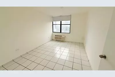 37 Isla Verde Ave. #203, Carolina, PR 00979 - Photo 17