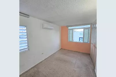 92 Levittown Lakes Calle Domingo Delgado, Toa Baja, PR 00949 - Photo 9