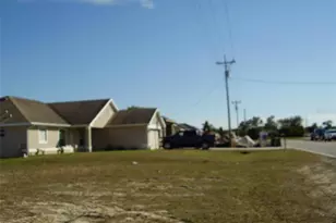 3527 E Gator Cir, Cape Coral, FL 33909 - Photo 3