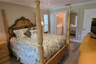 6110 Country Club Way, Sarasota, FL 34243 - Photo 9