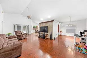 615 Maple Forest Dr, Orlando, FL 32825 - Photo 9