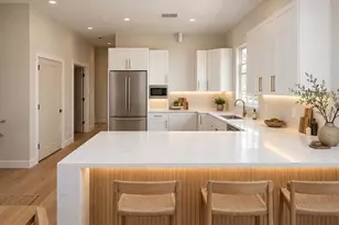 4037 9th Ave S, Saint Petersburg, FL 33711 - Photo 3