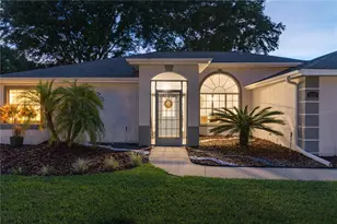 5252 Grove Mnr, Lady Lake, FL 32159 - Photo 3