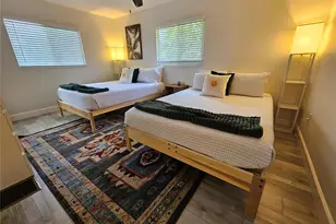 6442 Colonial Dr, Sarasota, FL 34231 - Photo 9