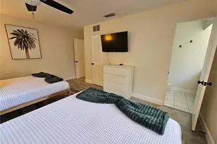 6442 Colonial Dr, Sarasota, FL 34231 - Photo 11