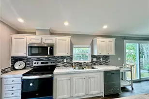 55744 Holiday Cir, Astor, FL 32102 - Photo 7