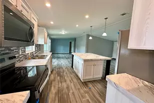 55744 Holiday Cir, Astor, FL 32102 - Photo 5