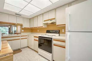 5649 Summerside Ln, Sarasota, FL 34231 - Photo 15