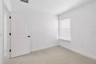 8215 Seaflower Pkwy, Bradenton, FL 34210 - Photo 11