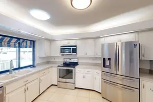 3819 Countryside Ln, Sarasota, FL 34233 - Photo 11