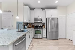 30223 Southwell Ln, Wesley Chapel, FL 33543 - Photo 7