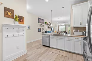 30223 Southwell Ln, Wesley Chapel, FL 33543 - Photo 9