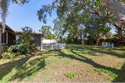 258 Dartmouth Avenue, Spring Hill, FL 34606 - Photo 11