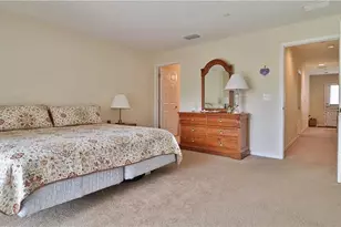 2510 Middleton Grove Dr, Brandon, FL 33511 - Photo 9