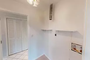 2275 Pine View Cir, Sarasota, FL 34231 - Photo 23