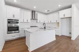 8111 Seaflower Pkwy, Bradenton, FL 34210 - Photo 5
