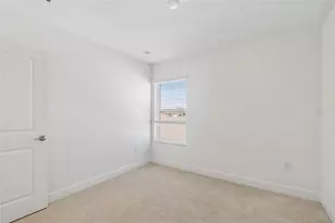 8123 Seaflower Pkwy, Bradenton, FL 34210 - Photo 23