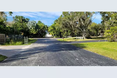 3664 Walden Pond Drive, Sarasota, FL 34240 - Photo 3