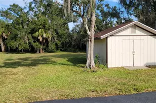 3664 Walden Pond Dr, Sarasota, FL 34240 - Photo 5