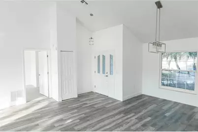 6112 Silver Oaks Drive, Zephyrhills, FL 33542 - Photo 5