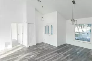 6112 Silver Oaks Dr, Zephyrhills, FL 33542 - Photo 5