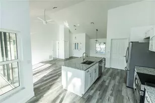 6112 Silver Oaks Dr, Zephyrhills, FL 33542 - Photo 11