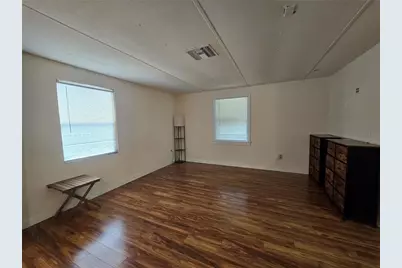 55646 Carl Street, Astor, FL 32102 - Photo 5