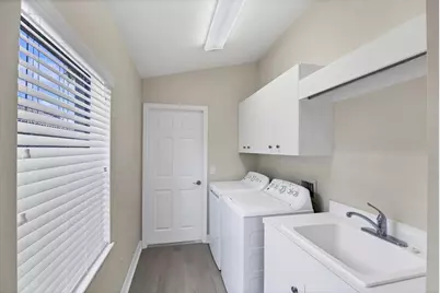 177 Valencia Lakes Drive, Venice, FL 34292 - Photo 33