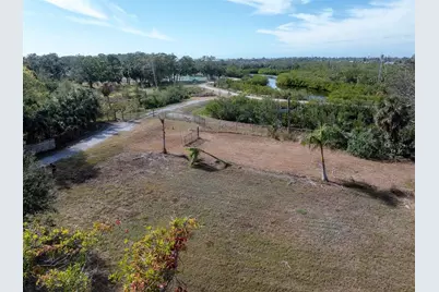 3847 30th Avenue S, Saint Petersburg, FL 33711 - Photo 3