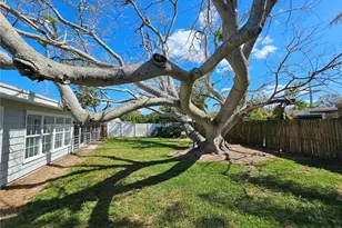 3000 Browning St, Sarasota, FL 34237 - Photo 13