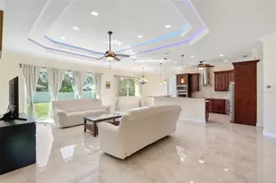 1900 Colleen St, Sarasota, FL 34231 - Photo 9