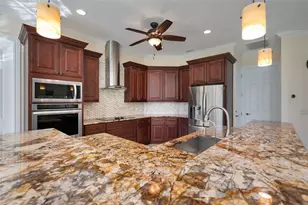 1900 Colleen St, Sarasota, FL 34231 - Photo 13