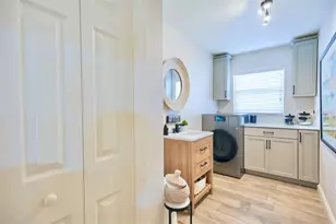 4717 E Trails Dr, Sarasota, FL 34232 - Photo 51