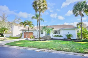 4717 E Trails Dr, Sarasota, FL 34232 - Photo 5