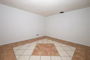 1325 Indian Rock Ct, Deltona, FL 32725 - Photo 7