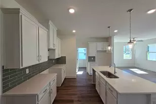 3352 Daybreak Run Loop, Spring Hill, FL 34609 - Photo 3