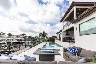 2060 Illinois Ave NE, Saint Petersburg, FL 33703 - Photo 5