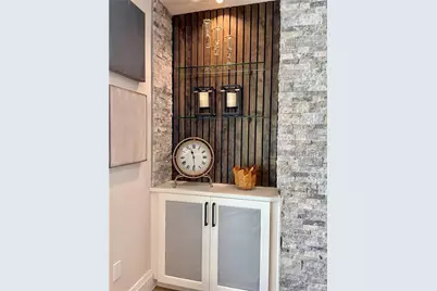 2060 Illinois Avenue NE, Saint Petersburg, FL 33703 - Photo 17