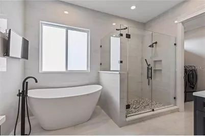 2060 Illinois Avenue NE, Saint Petersburg, FL 33703 - Photo 25