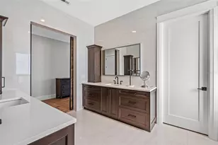 2060 Illinois Ave NE, Saint Petersburg, FL 33703 - Photo 49