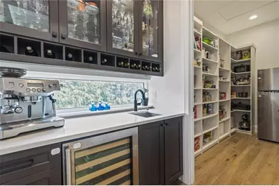 2060 Illinois Avenue NE, Saint Petersburg, FL 33703 - Photo 11