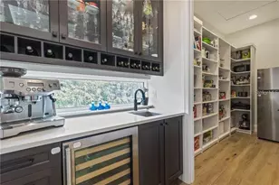 2060 Illinois Ave NE, Saint Petersburg, FL 33703 - Photo 11